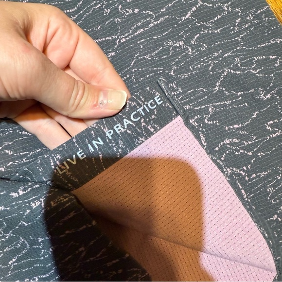 Lululemon Live in Practice Button Down Shirts Size XS Bundle of 4 - Picture 7 of 16